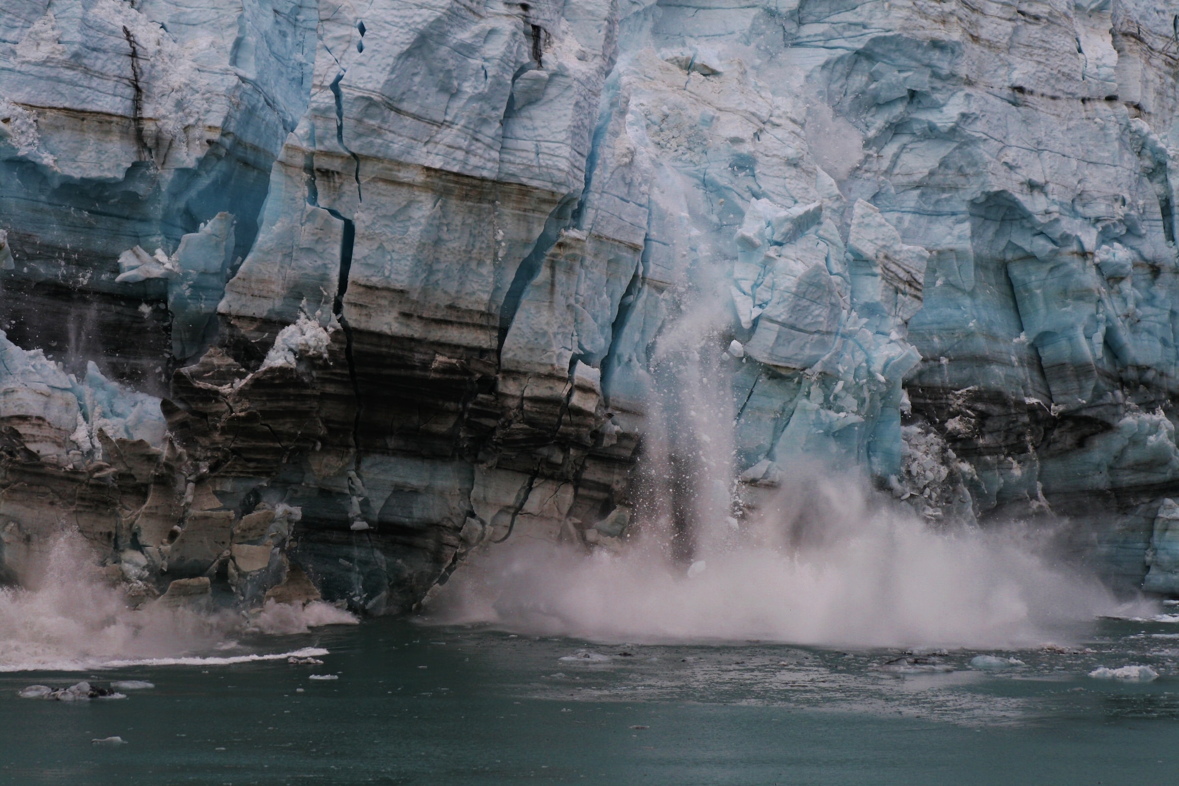 Glacier falling apart in the ocean